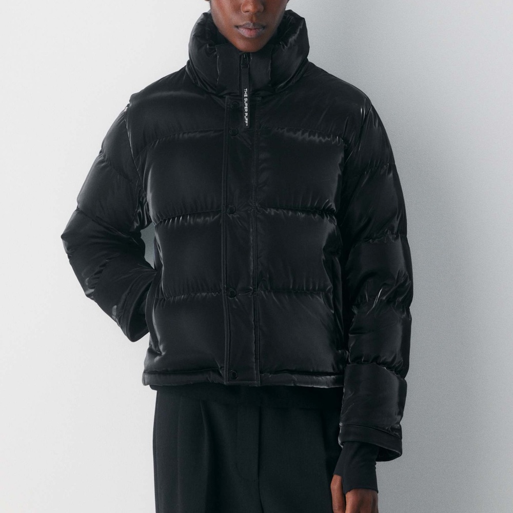 Aritzia The Super Puff Shorty Liquid Shine Jacket/Coat in Black, Small, GUC